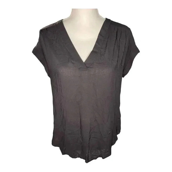 Gap Women’s‎ XS Flowy Lightweight Black Short Sleeved V-Neck Top - Picture 1 of 5